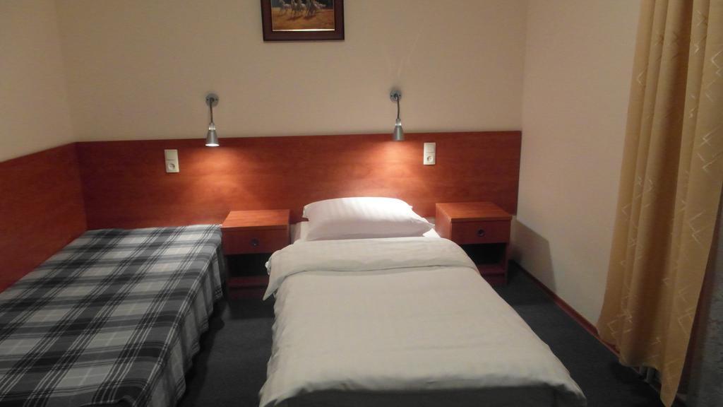 Hotel Julianow Warsaw Room photo